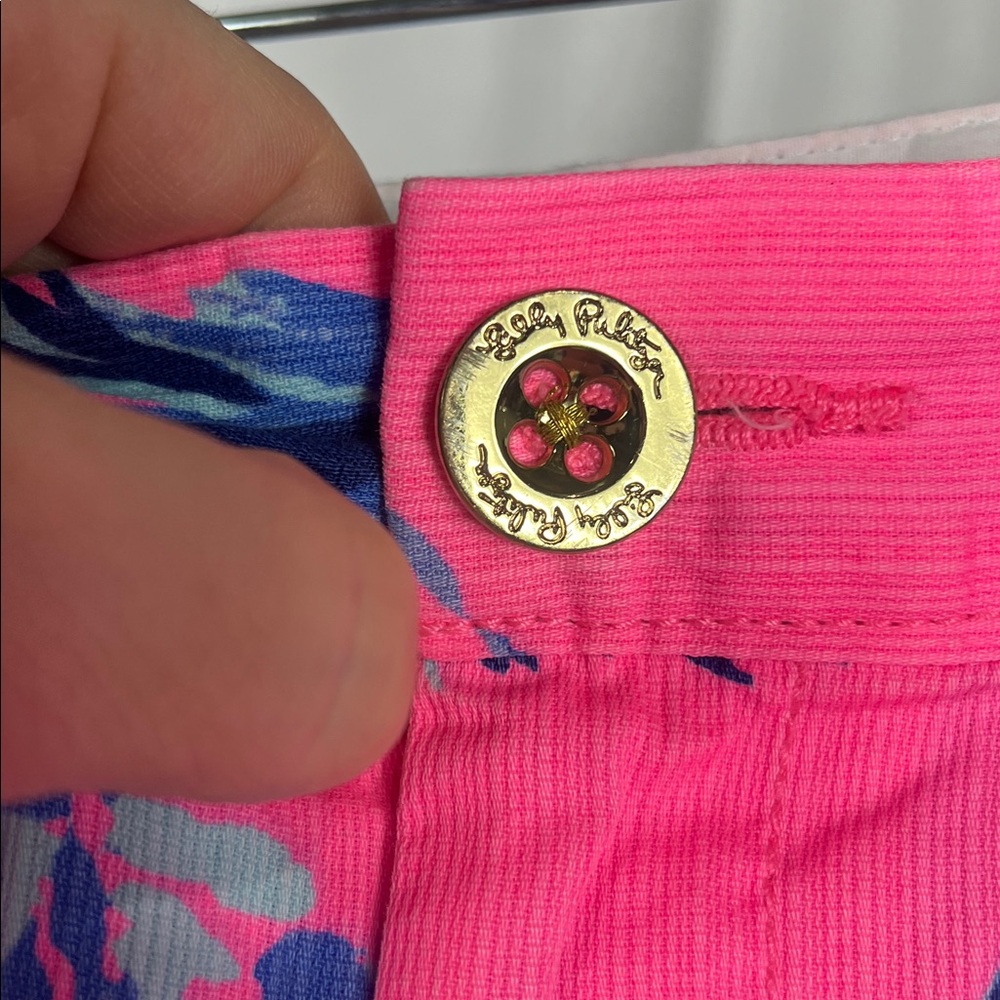 Lilly Pulitzer Buttercup Tiki Pink Out On A Limb Scalloped Shorts. - Picture 5 of 9